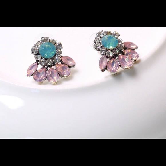 Weekend Warrior ATX Jewelry - Sale 2/$20 “Ava” Rhinestone Stud Earrings